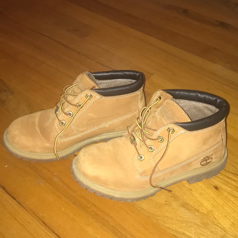 Timberlands (Low top) Size 7 Women’s